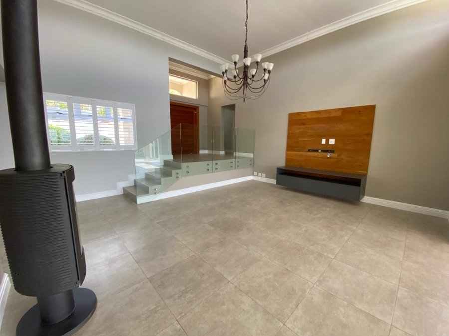 To Let 4 Bedroom Property for Rent in Welgemoed Western Cape